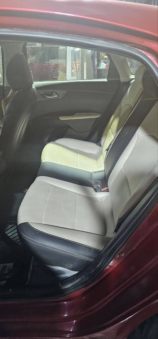 السلام عليكم   🇮🇶🇮🇶
كيا فورتي 2019 وارد امريكي 🇱🇷🇱🇷
محرك 2000 دوش 

الون ماروني مميز 🆗⚫️

المواصفات نص فول   🆕

تحكم ستيرن فول ✔️

شاشه حجم كبير  سمارت  🔲
قيادة ذاتيه 🔜
اوتو ستوب 🚦
تبريد شاشه بينانو 
وباقي مواصفات الفورتي المعروفه
كشنات  جلد مغلفه من عمان عند الاستيراد 

حادثهه باب خلفي جهه السايق وربع الجاملغ الخلفي فقط مال امريكا 
بالعراق مابيها اي حادث 

السياره ع ايدي من الاستيراد ب٢٠٢٠ لحد الان يعني كولشي ع ايدي  جانت ماشيه ١٤٥٠ ميل 
وحاليا ٥٤ الف ميل 

بانزين اديرلها فقط محسن ودهن مكينه رافينول حصرا الاصلي   

رقم بابل ألماني  سنويه ساقطه قبل شهرين  

ايرباك فقط مال برده 👆🏻👆🏻👆🏻

كير مكينه تبريد  مكفولات وصيانه كامله عليها من فيت بم بلكات مجاول بخاخات 
تخم تاير جديد وحداديه جديده 

السيارة ليبل واحد بدون تبديل اي قطعه فقط الباب الخلفي مال ضربتها من امريكا مبدل ومصبوغ 
باقي السياره قطعه وحده والبنيد ع كبسه الشركه  
صور الحادث مرفقه بالمنشور مع التقرير كامل  👁‍🗨
تحويل مباشر بأسمي السياره  ثاني يوم  🌐✅
موقع السيارة بابل حله 🇮🇶

السعررر👈🏻👈🏻👈🏻 ١٤٢ ورقه و بيها مجال بسيط 

متواجد فيس  واتس اب ***********

رابط تقرير السياره  https://en.bidfax.info/kia/forte/4145878-kia-forte-fe-lx-lxs-2019-red-20l-vin-3kpf24adxke119844.html
