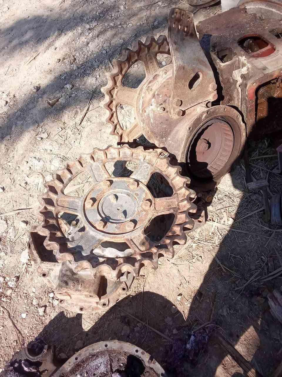 البيع رفاس مع جكات يطالي. مع ادوات تفصيخ. مكينا اكرفول. او فوركسن زنجيل. كلشي موجود ***********
