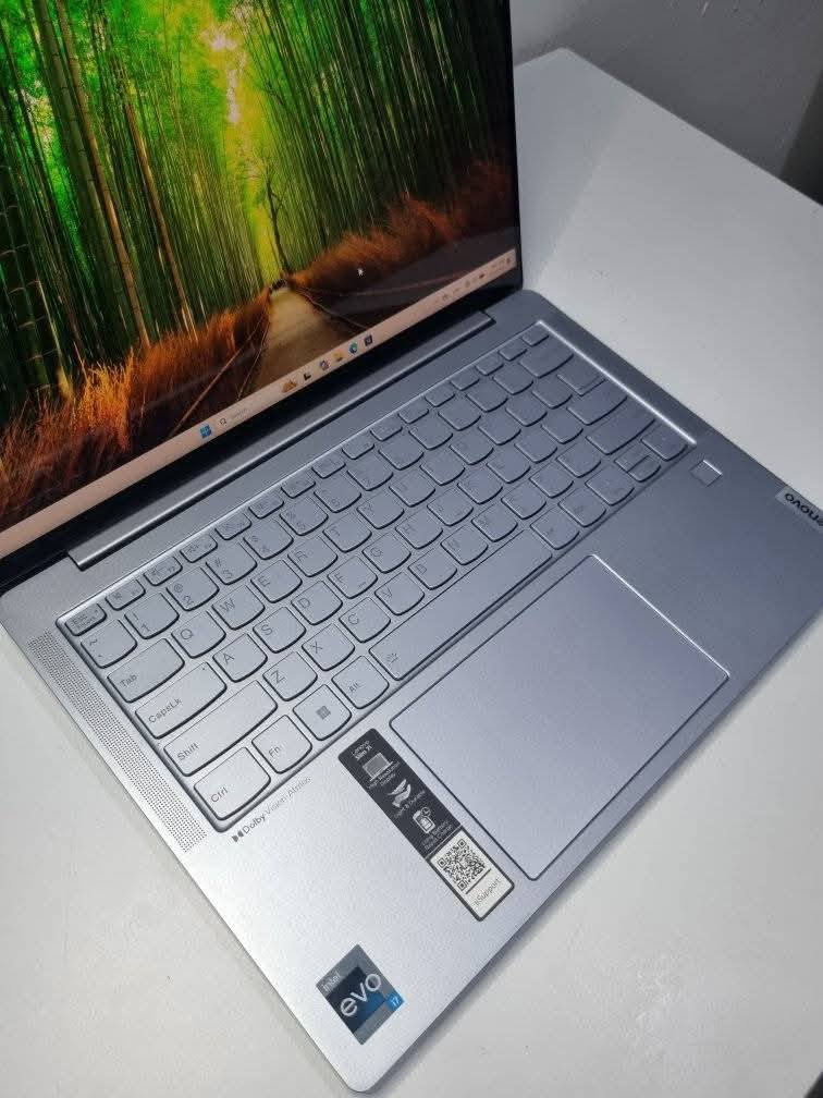 Lenovo slim 7
Disk:1TB 
Memory:16GB 
Core i7 13th p
السعر : 840 الف


**إذا كنت صاحب هذا الإعلان وتريد حذفه لأي سبب، رجاءا أرسل رسالة إلى الدعم الفني**