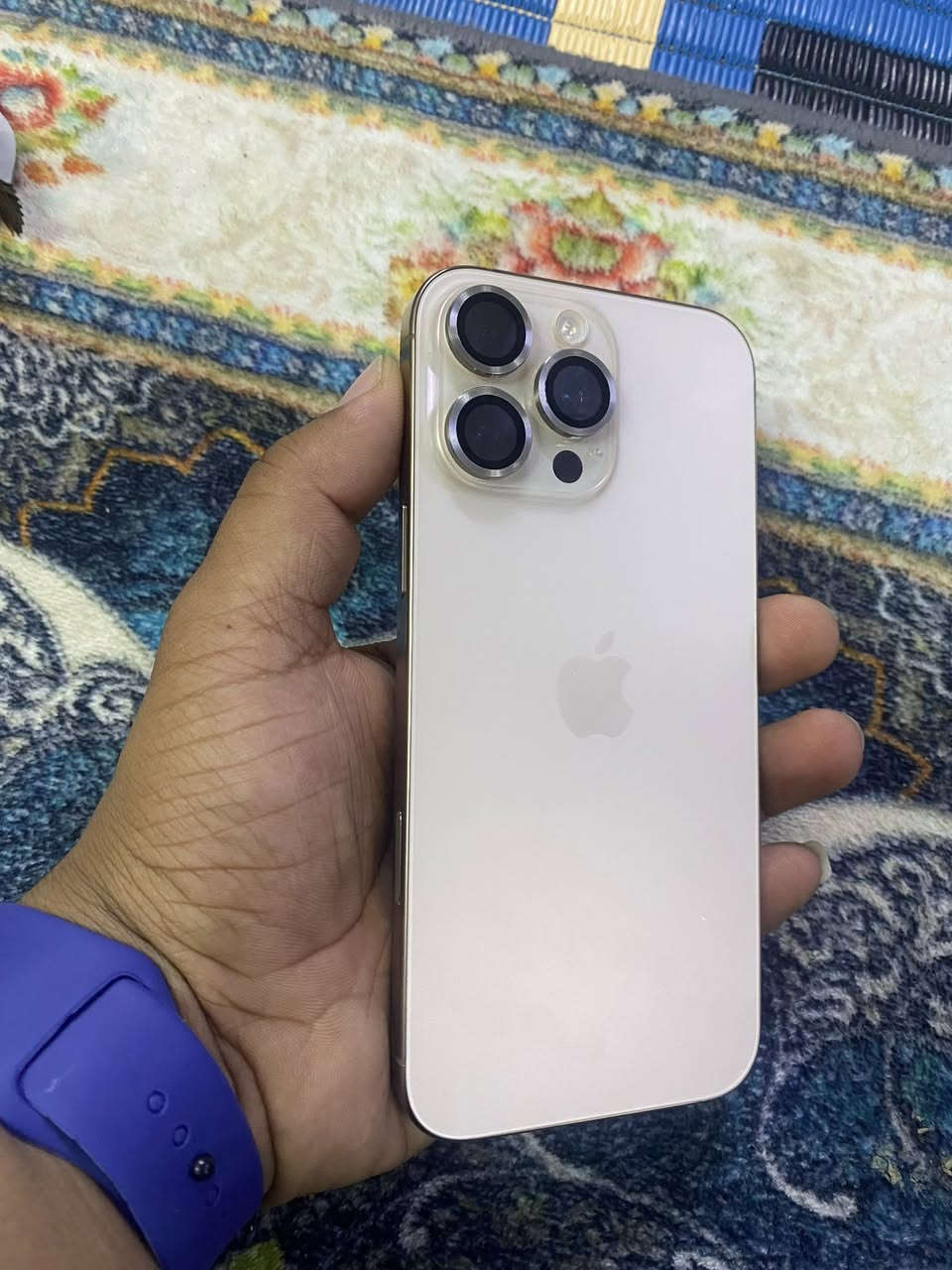 السلام عليكم ايفون 16 pro max  نضافة ١٠٠٪؜ جهاز بلاد مكفول كارتونه وشاحن جاهزات بطارية ٩٤   
سعر ١٣٠٠ وبي مجال مكان مدينة الصدر
***********
