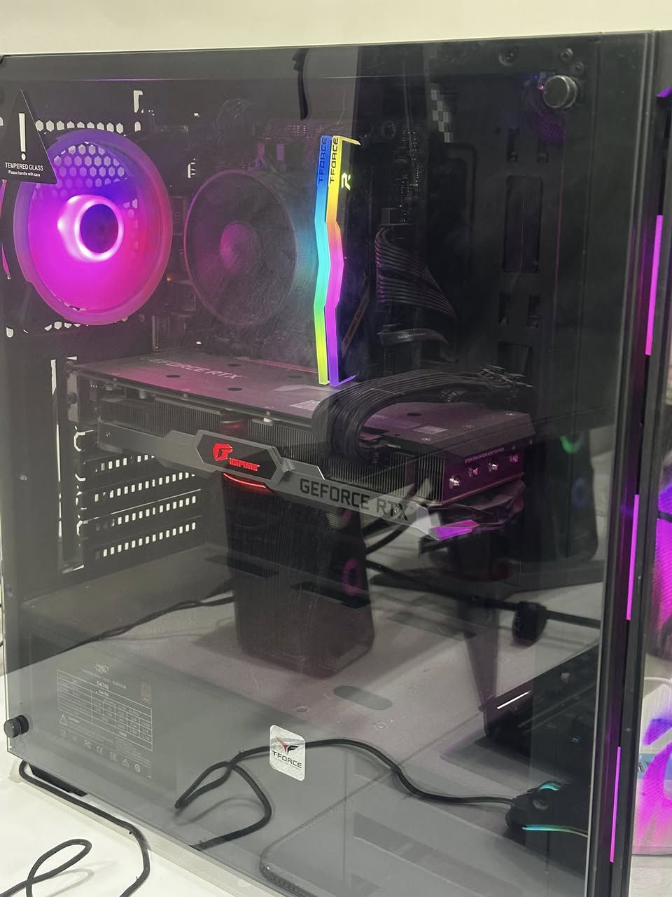 سلام عليكم ، تجميعة مناسبة وتشغل فريمات قوية للالعاب وترهم كذلك للشغل والمونتاج ، نظيفة ومو استهلاك قوي امانة 
التفاصيل اكثر خاص
السعر مليون وربع كامل مع الماوس والكيبورد وبي مجال 
مكاني السماوة


**إذا كنت صاحب هذا الإعلان وتريد حذفه لأي سبب، رجاءا أرسل رسالة إلى الدعم الفني**