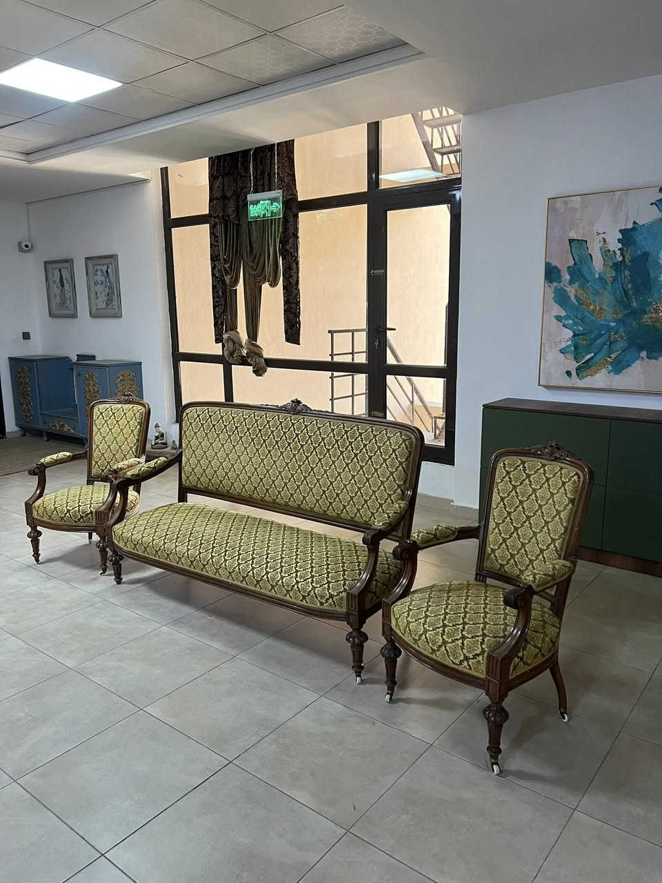 تشكيله انتيكات وتحف ونوادر 
*العنوان:بغداد الكسره قرب ملعب الكشافه داخل السوق الشعبي 
*للحجز والاستفسار عن الاسعار يرجى التفضل على الخاص ومراسله الصفحه او الاتصال على الرقم. ***********
*يوجد توصيل الى كل محافظات العراق 
*يرجى التاكد من الطلب قبل مغادره المندوب
#antique #انتيكات #تحف #نوادر #راديو #اثاث #كريستال #زوالي #كلاسيك
