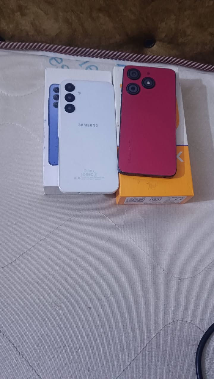 السلام عليكم للبيع
***********
