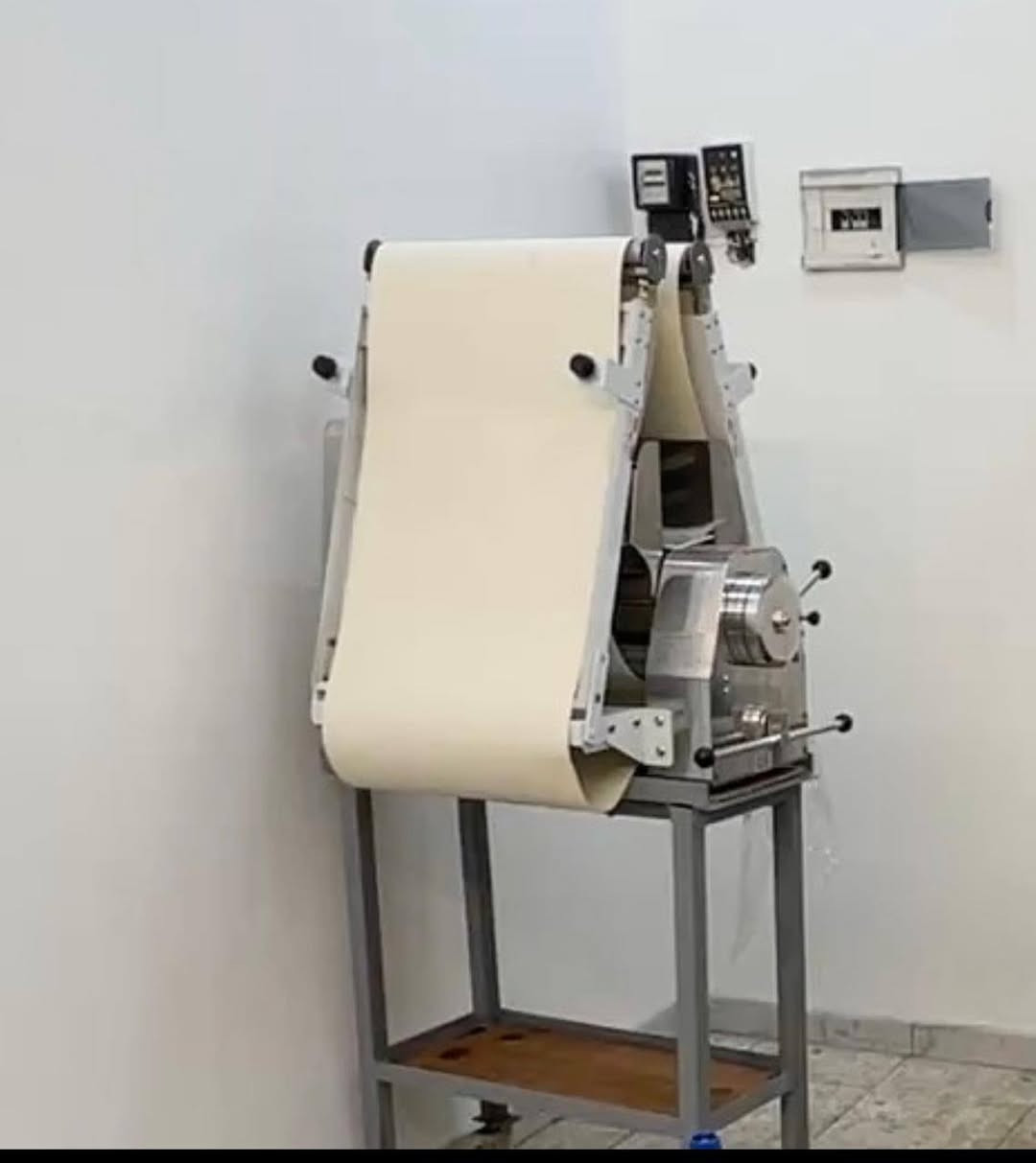 فتاحت عجين للبيع للطلب التواصل على الخاص


**إذا كنت صاحب هذا الإعلان وتريد حذفه لأي سبب، رجاءا أرسل رسالة إلى الدعم الفني**