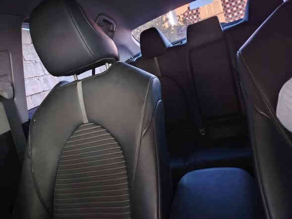 السلام عليكم كامري 23 موصفات السياره sep    وضع شركه جاهزه تسجيل كافت المحافضات بستثنا الشمالي ماشيه 70 فور ويل الضرر مالها بتاير السياره اكلين موضح بصوره السونار السعر 180 وبي مجال مكان السياره بيجي المسحك /***********
