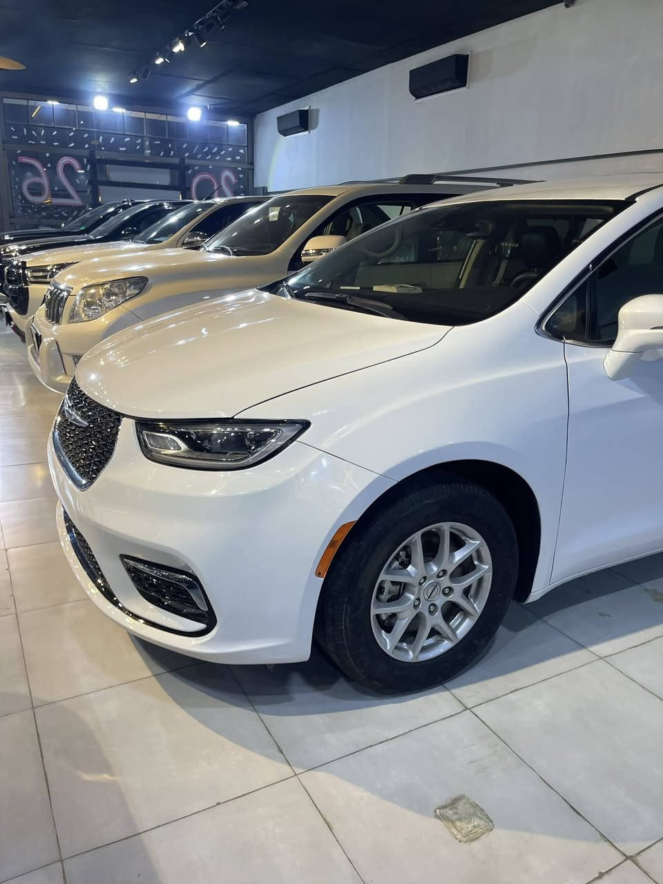 سلام عليكم باسفيكا للبيع 2023 بدون رقم تورنك L موصفاته جنطه كهرباء بوب كهرباء شاشه جبيره رادار كشنات جلد سياره نضيفه سياره بدون رقم حادثه جاملغ خلفي وجملاغات اماميه صبغ وشويه بل قماره ناشر صور حادثه وتصليحه كلشي مبين بل صور سعره 210 وبيه مجال وكلشي اكو ب سوك مكانه بغداد  زيونه للاستفسار ***********
