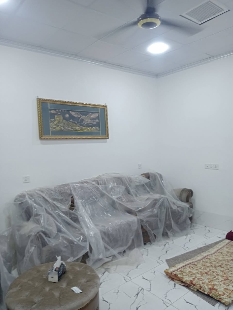 بيت للبيع طابو زراعي مجمع حازم الشكرجي قرب الشركة المساحة 160متر واجه 8 النزال 20 البيت قاطين فول 
السعر 93
***********
