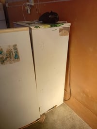 ثلاجه مستخدمه للبيع السعر ٧٠ وبيها مجال رقم .....٠٧٨٠٥٧٣٤٣٦٢