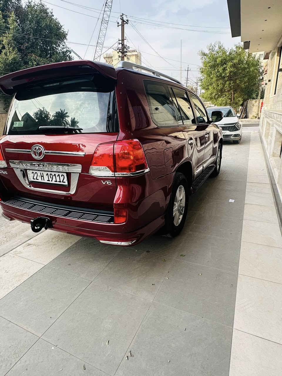 لاندكروز
السلام عليكم اخوان 
للبيع لاندكروز 2013 بريم أربيل تحويل ثاني يوم 
السيارة مكفولة فقط بارد يم قبغ البانزين 
ماشية 180 
سعرها 325 قفل من الاخير 
مكاني بغداد الكرادة 
***********
