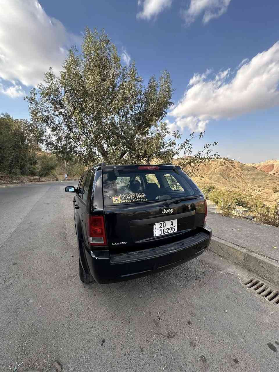 #للمراوس بسيرا او سلفادور 

✅ للمراوس – جيب لاريدو 2008
🚗 النوع: Jeep Laredo
🎨 اللون: أسود
⚙️ المحرك: 3700 سي سي
📍 الموقع: ديالى – قضاء المنصورية
بيها صبغ اربع قطع بدون دواخل 
نواقص قليلة جدا 
سنوية باسمي لغاية 2028

📞 للاستفسار مراسلة خاصة أو اتصال
***********
