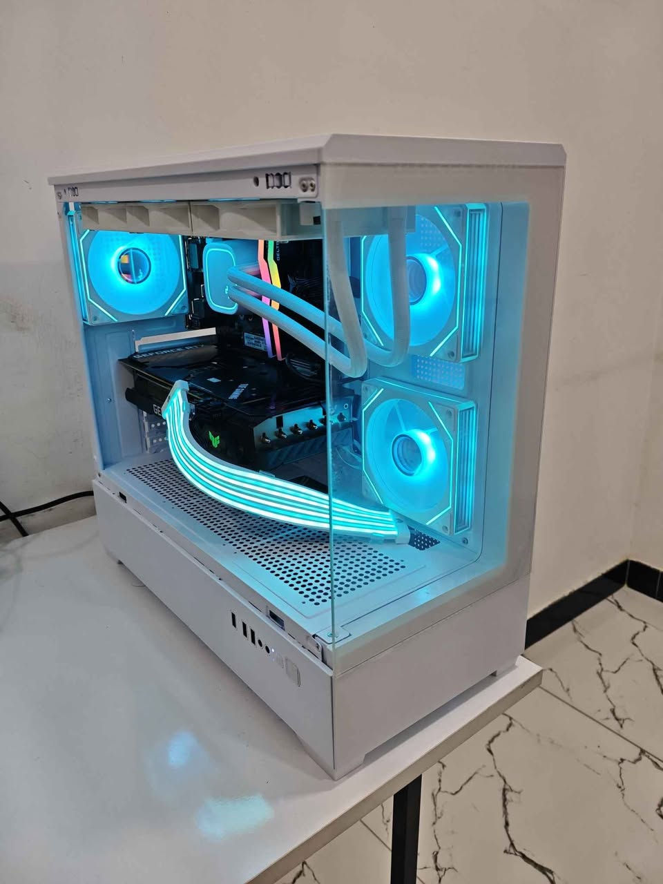 السلام عليكم شباب تجميعة العاب للبيع 
r5 5600 
ASRock b450 pro
3070ti asus tuf 3 fan
m.2 nvme Samsung 256gb
ssd 256 gb
ram Tforce 8x2 (16gb) 3600mhz
cooler deepcool le720 
psu 750w segotep 
case lovingcool 360 
السعر مليون و150 
مكاني بغداد 
*********** بغداد, العراق
