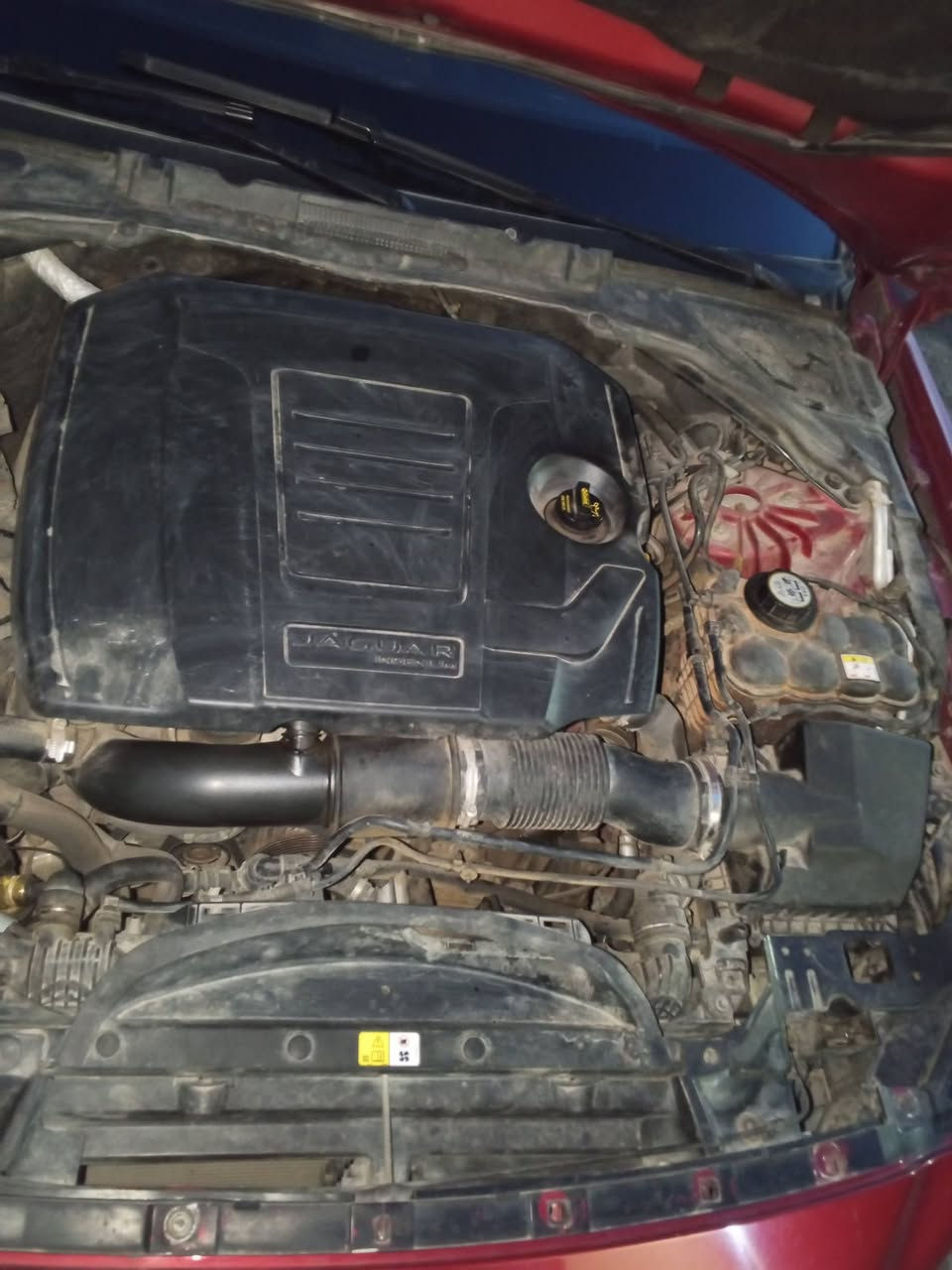 سلام عليكم للبيع سياره جاكوار موديل 2018 امريكي حادث ربع جاملغ وبنيد السياره فولل مواصفات الون ماروني رقم بغداد نكليزي الاستفسار *********** مكان السياره العامريه
