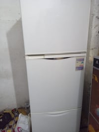 ثلاجة • للبيع