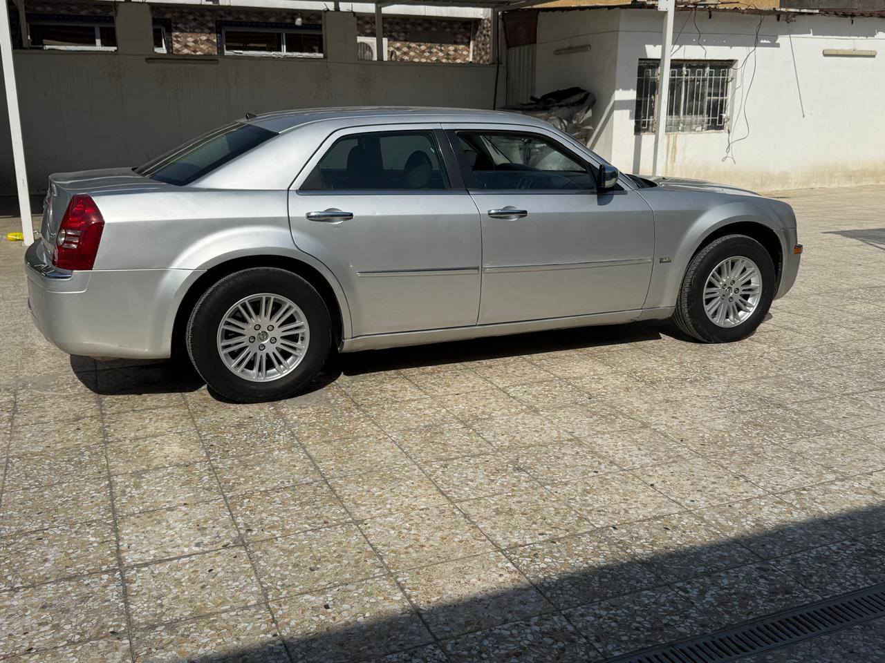 السلام عليكم اوباما 2010 رقم أربيل بسمي هزه وسنويه جديده كلين مكفوله كفالة عامه على الفحص عدا هلال جاملغ خلفي بدون دواخل سيارة جديدة على وضع الشركة محرك كير مكفولات صدر امامي خلفي جديد تخم تاير جديد للاستفسار *********** السعر 118 ورقة مكان بغداد
