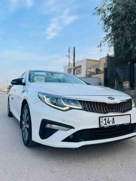 السيارة: كيا أوبتيما خليجي 2020 🇰🇷
الحالة: سيارة تمام حلوه ونظيفة جدًا ✨، مكفولة من كل شيء.
المواصفات الرئيسية:
 * المحرك: 2400 دوش.
 * المسافة المقطوعة: ماشية 100,000 حقيقي.
 * التسجيل: رقم بصره دولي 🇮🇶، سنوية لغاية 2032 🗓️.
المزايا:
 * مواصفات الشركة الدولية (كاملة) 💎
 * حساس أمامي وخلفي.
 * LED أمامي 💡
 * شاشة وكاميرا خلفية 📸
 * ويل كب كروم، سبير منازل.
 * حدادية وتخم تاير جديد ⚙️
السعر:
 * 198 ورقة (قابلة للتفاوض البسيط).
للتواصل:
 * يرجى الاتصال على الرقم: [***********]
