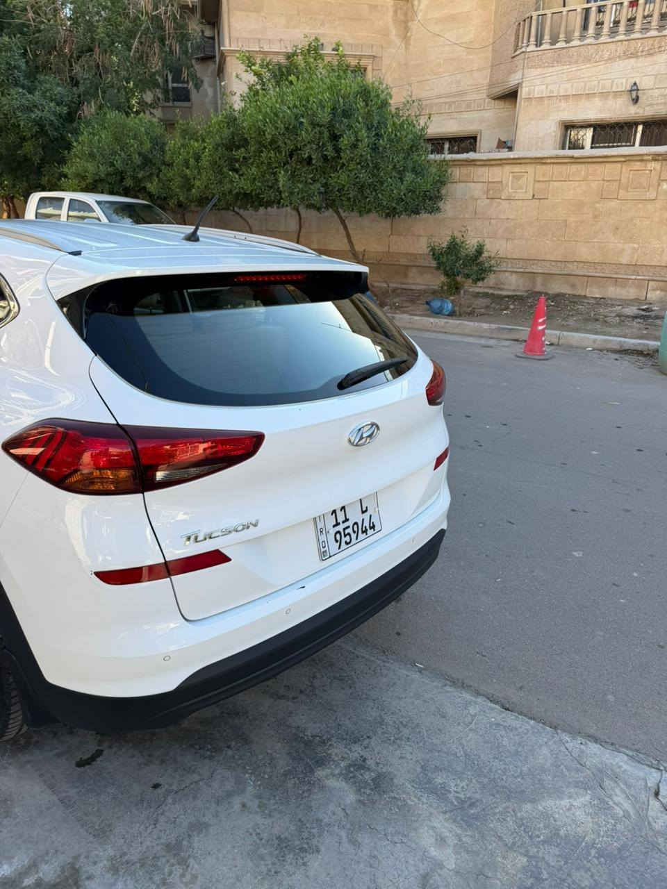 السلام عليكم توسان للبيع موديل 2020 السيارة جاهزه من كل النواحي رقم انكليزي السيارة  بسمي السيارة ماشيه 56 الف بيها صبغ قطعتين ***********
