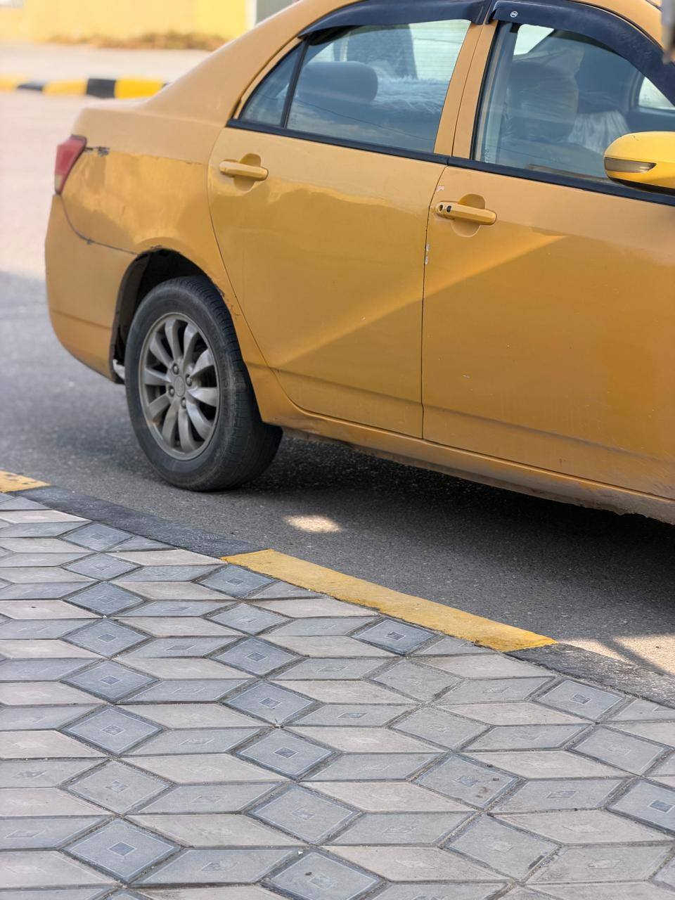 سلام عليكم BYD  للبيع   2013 سيارة حلوه مال تكسي مكينه جديده تبريد حداده جديده رقم بغداد تكسي السعر 25
***********
