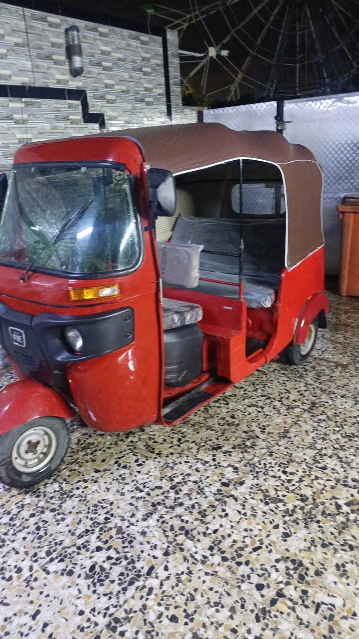 سلام عليكم تكتك كراون ومحوله كله باجاج 2019وبيه مكينه 2022 اوراق نضيفه كلش حلوه المدينه السعر تلاثه وربع وبيه مجال ***********
