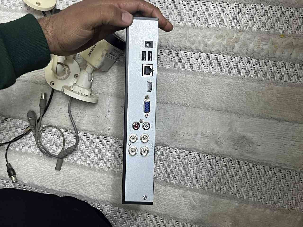 كامرات للبيع
نوعيه ديفي ار UnV
ويا هارد 500كيكا 
ويا نوب 3كامرات عنوان تاميم
سعر 60 الف
***********
