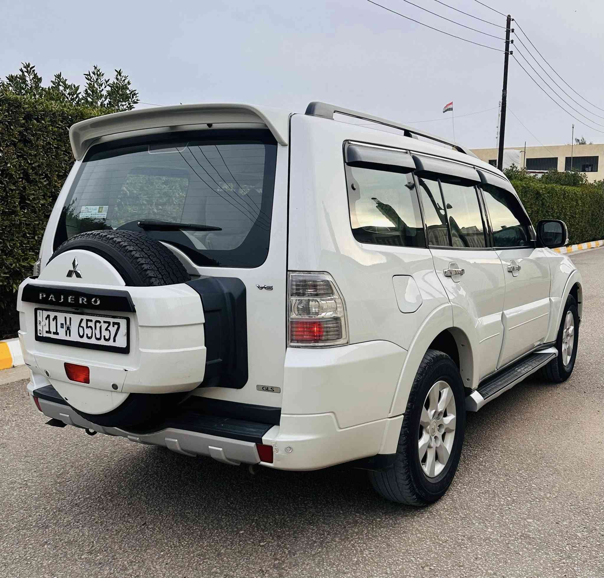 ***********
للبيع باجيرو 2014 حبتور ماشيه207 الف جديده السياره استعمال نطيف وجاهزه من كلشي مكفوله ماعدا بارد  بالجاملغ الايمن رقم بغداد السعر 167 ومجاله كلش بسيط مكانه بابل المسيب 
 سونار مرفق بالمنشور
