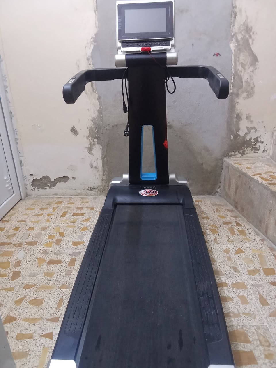 جهاز جري للبيع ماطور عاطل الشاشة شغالة 100 وبيها مجال الرقم ***********
