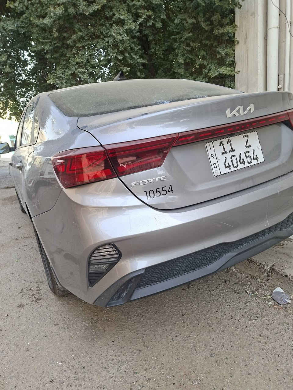 السلام عليكم كيا فورتي موديل 24  بغداد باسمي محرك 2000  دوش رقمها بغداد باسمي تحويل مباشر سنويه وهزه جديده حادثها موضح بالمنشور كامرا وشاشه وتحكمات وهيتر كشن وستيرن لايت عدسه زينون لد نهاري ماشية ٨ الاف فقط بيها نص بنيد صبغ وجاملغ تبديل لغد وشواصي كفاله  سعرها 152$ وبيها مجال للطيبين *********** مكان السياره بغداد شارع حيفا
