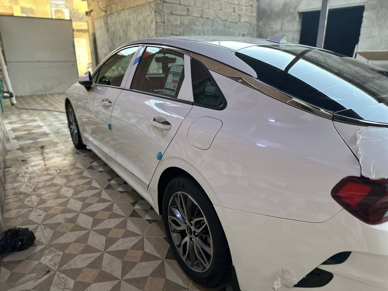 مديل 2022ماشيه 88رقم اربيل سيارة بيه بارد صغير بل باب العبري عكس جه سايق  وبيه حدث بسيط بل الجنطه اثر حادث تبدلت الجنطه  وباقي سياره كفاله سعر 185وبيه مجال ***********
