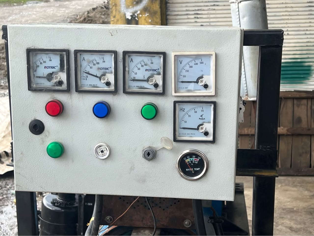 مۆلیدەی کیا ٢٧٠٠مۆدێل بەرز٣٠ کەیڤی ئە م مە کینەنە کراوەتەوە   سینگڵە  هیچ هیچ دوکەلو بوخاری نیە    زۆر رێکو بێک ئیش ئە کات زۆر زۆر خاوێنە کێ مشتەرییە تیلکات تکایە
*********** دخان, السليمانية
