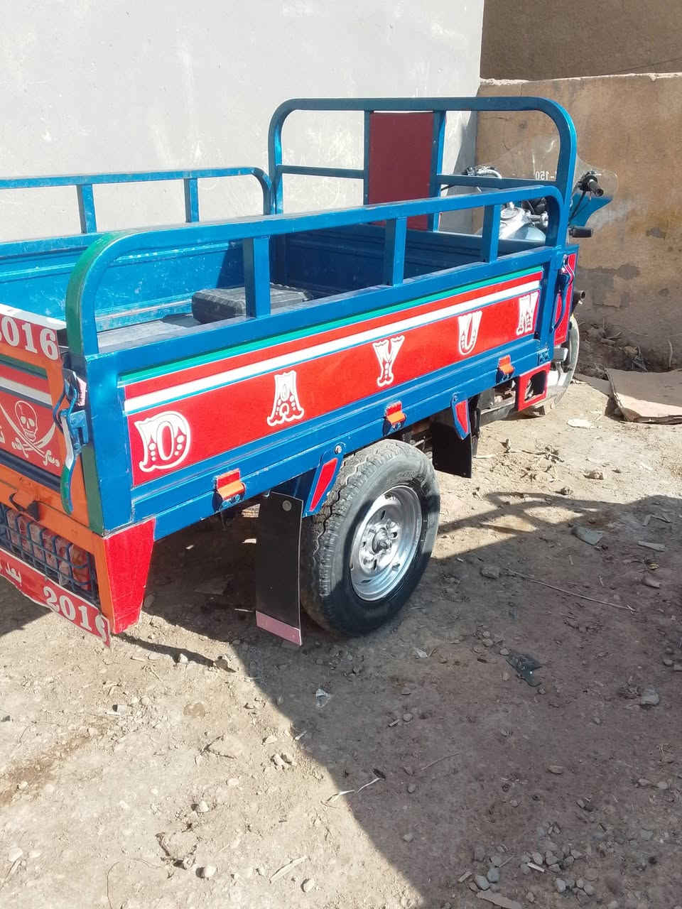 السلام عليكم ستوته للبيع موديل 2016 شاصي واوراق مكفولات مكينه خير من الله تخم تاير  كهربائيات كلها شغاله السعر 1,350 المكان كوت شارع النفط *********** 
***********
