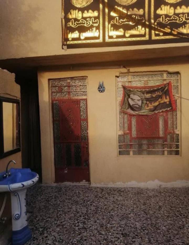 السلام عليكم....
بيت للبيع في منطقه حي البتول قريب على الشارع العام قرب الملعب مشمول بلتطويب بيت كامل يحتوي على استقبال معزول مع صحيات مع صاله وغرفه نوم وترك .
السعر ٥٠ بي مجال 
للاستفسار ***********
