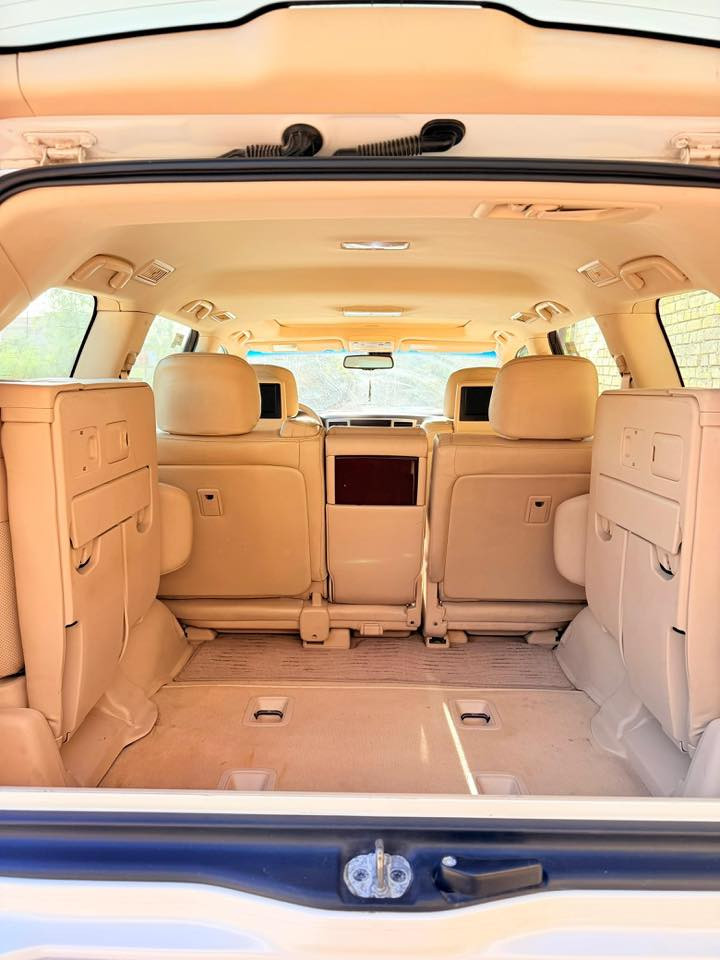 السلام عليكم لگزز 2014 رقم أربيل 
ماشية 100 حقيقي السيارة جديدة 
مكان السيارة الناصرية صورة السونار موجودة
للأستفسار ‭0786 280 5523‬
