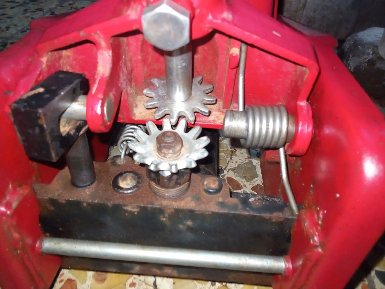 ⭕ يوجد توصيل لكافه المحافظات
جك عربانه 3 طن جديد استعمال جدا قليل نظيف حيل يفيد اصحاب المارسيدس والبي ام دبليو تكدر تشيله بالسيارة حجمه متوسط السعر 85 الف المكان بغداد ***********
