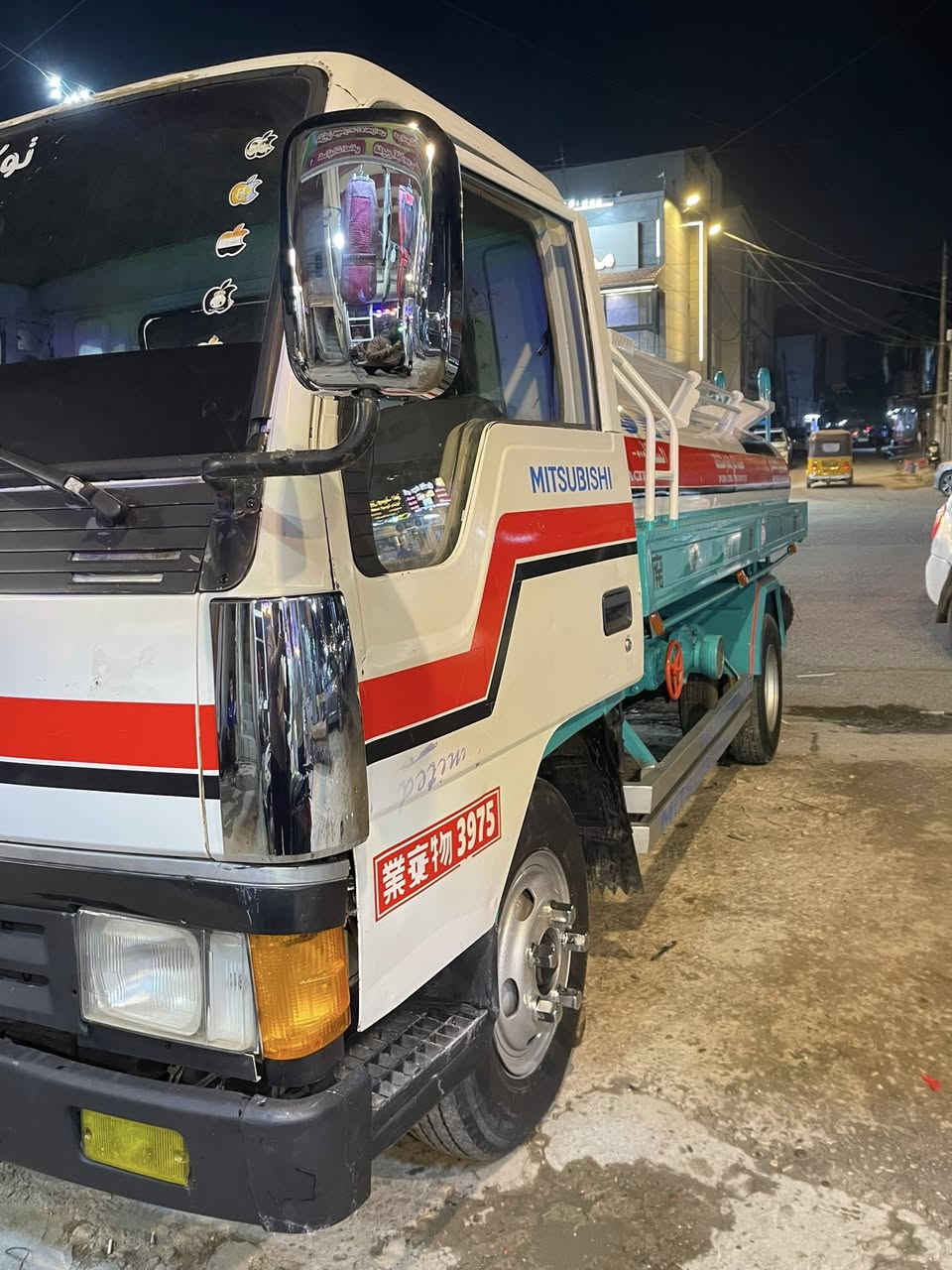 السلام عليكم كنتر مسيبوشي عضم مويل 91
حمولة 5500خنزيرة ثلاثية رباعية صوندة 30متر 
تعمير جديد السيارة مابيهة تحويل فقط وكالة حاز ثالث
السعر 105$وبيهة مجال ***********
العنوان بغداد الحرية
