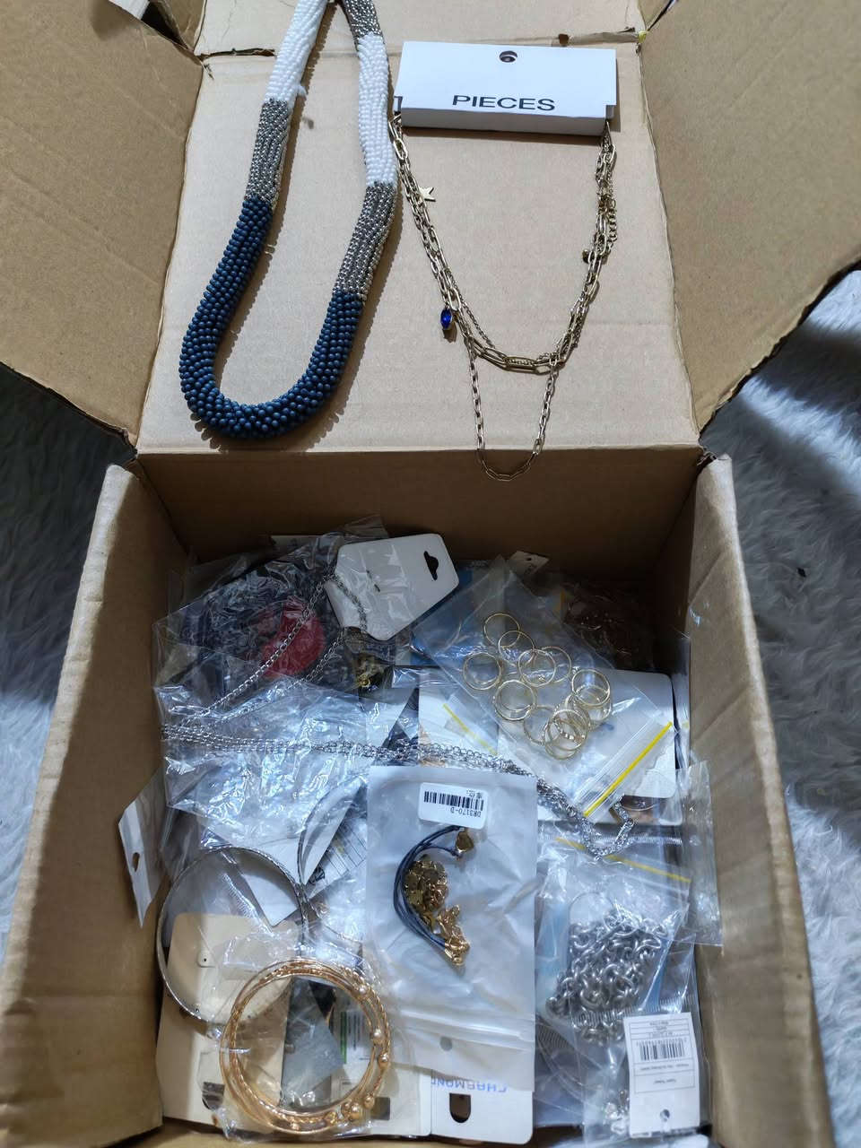 كراتين تراجي بال كارتون الواحد٥٠ قطعة اكسسوارات مشكل ب١٥الف مع التوصيل
4 كيلو ونص تراجي
و411 كارت تراجي جاهزة للبيع 🔥
💰 صفقة ثقيلة حرفياً… مو كلام!
😏 اللي يعرف السوق يعرف
هاي مو بضاعة… هاي ربح واقف ينتظر صاحبه 💸
⏳ لا تتأخر
غيرك دا يحسب الربح وانت بعدك تقرأ!
📩 احجز هسه قبل لا تخلص


**إذا كنت صاحب هذا الإعلان وتريد حذفه لأي سبب، رجاءا أرسل رسالة إلى الدعم الفني**