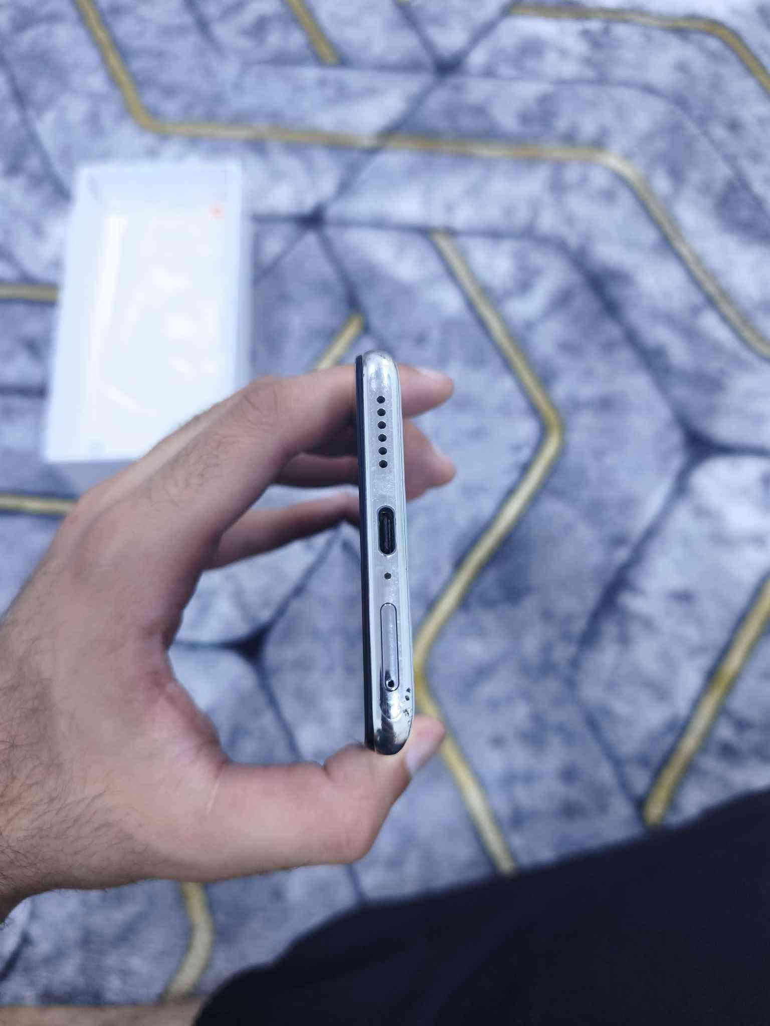 السلام عليكم

                                                           Xiaomi 11T 

غراضة كاملة گفر وابرة وشاحنة 

ذاكرة 256GB

داخلي 8GB

الكامرة 108MP تصوير 4k

اللون ابيض 

شاحن سريع بسرعة 67W بلادية شركة
 
المعالج Mediatek Dimensity 1200-ultra

هيرتز 120Hz

يعني يشغل بوبجي 90 فريم بدون اي مشاكل وتعليگ
الجام الورة امبدلة وشاشة هم اصلية 

سعرة 200 الف وبي مجال شراي خاص او خابرني *********** كركوك
