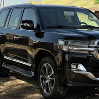 للبيع لاندكروز GXR2020رقم بغداد سياره كلش جديده ماشيه 90 كير مكينه كفا...