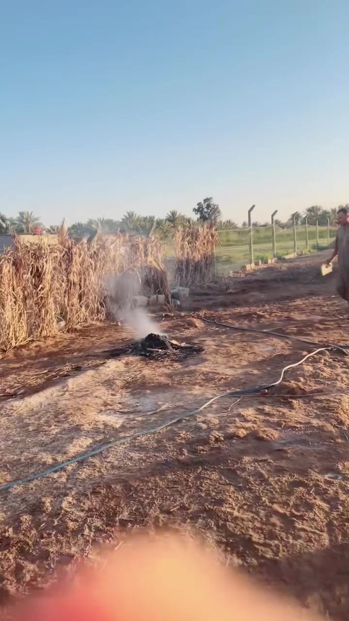 قطعة ارض للبيع زراعي سند 25 
المساحة 370 متر
 الموقع خلف معمل الكونكريت نزلت البحميد واصل ماء وكهرباء رقم الهاتف ***********
