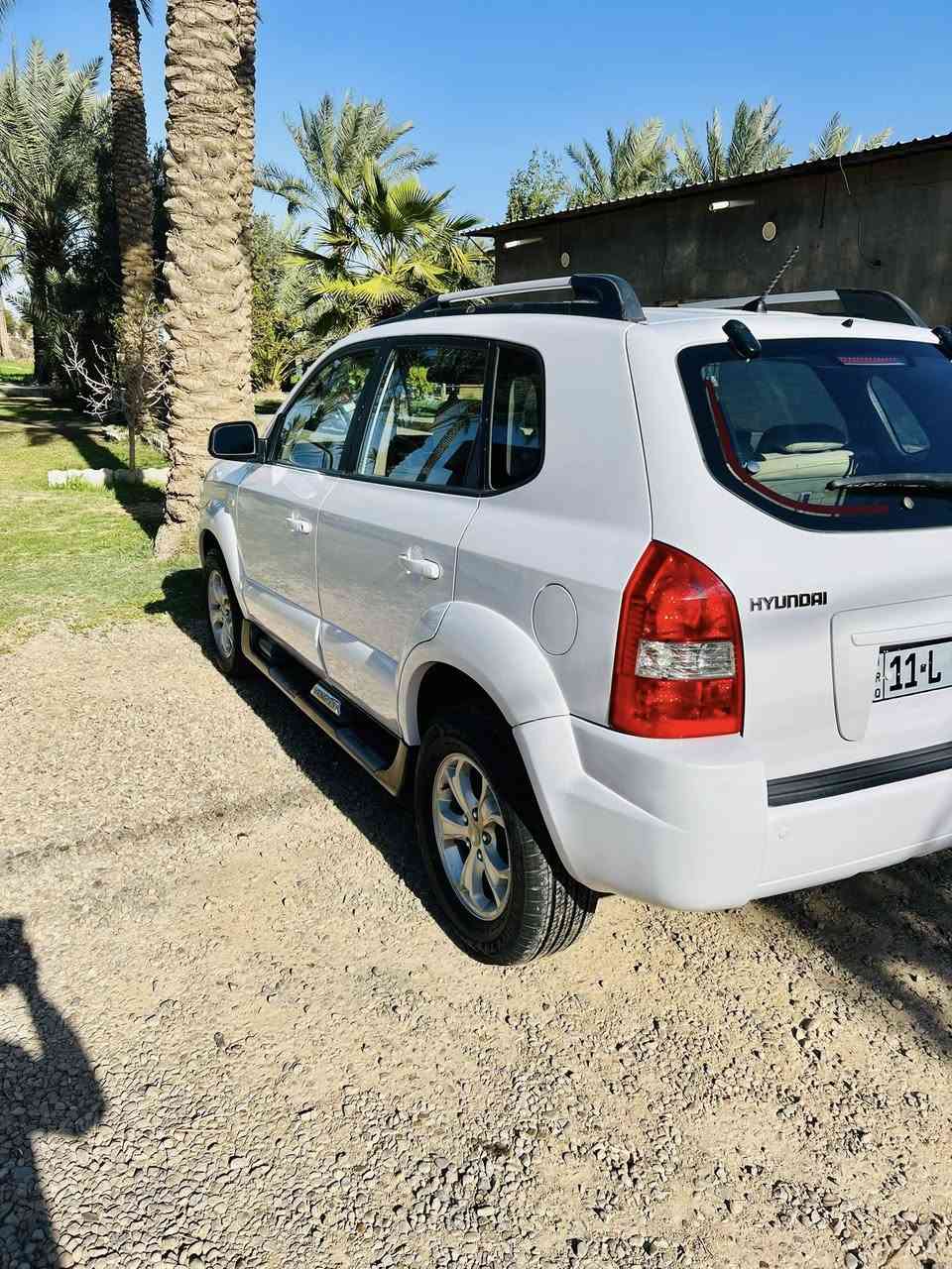 السلام عليكم
توسان 2009خليجي على وضع الشركه 
بيها جاملغ  امامي مبدل وكاله فقط غيرها كفاله سونار مرفق بالمنشور 
هزه ورقم جديد باسمي شخصياً تحويل ثاني يوم
سياره جاهزه مابيها كل نقص 
تبريد/تدفئه 
تخم تاير صدر جديد 
السعر123$.قابل للتفاوض
سياره مكانها بغداد
هـ ***********
