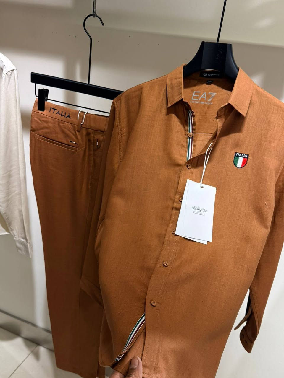 الأناقة مو خيار الأناقة اسلوب حياة 

سوت عيد يمي دمار متوفر ثلاثه الوان 
الخامه لنن اورجينال 
.قياسات M L XL XXL

.للحجز والتواصل دايركت 
يوجد خدمه توصيل لكل العراق


**إذا كنت صاحب هذا الإعلان وتريد حذفه لأي سبب، رجاءا أرسل رسالة إلى الدعم الفني**