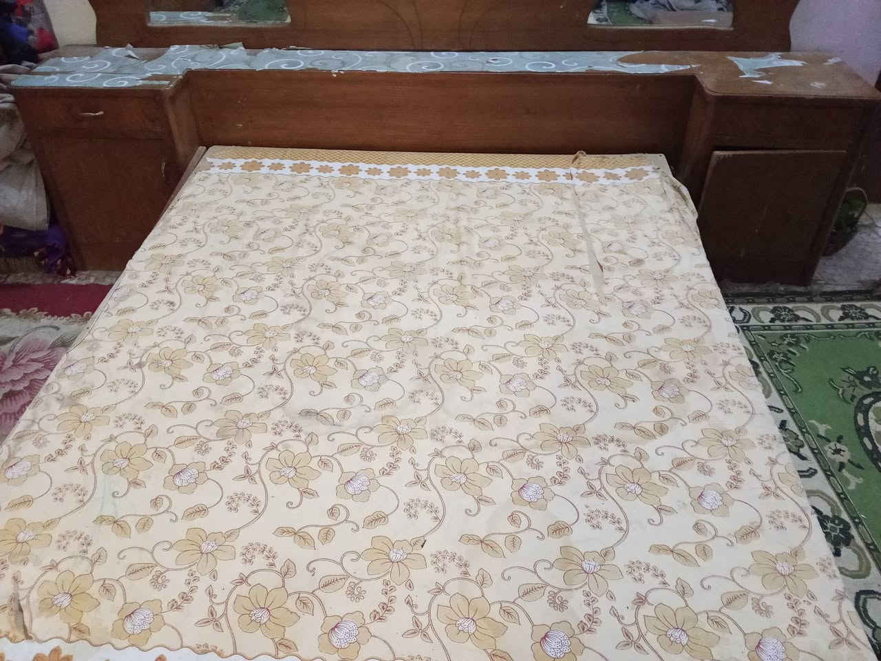 السلام عليكم عندي جربايه والمسرح  وبوفيه نضيفات كلش وحلوت مكان بابل الرقم ***********السعر الجرباية 50والمسرح 50وبيه مجال  والبوفيه 30وبيه مجال
