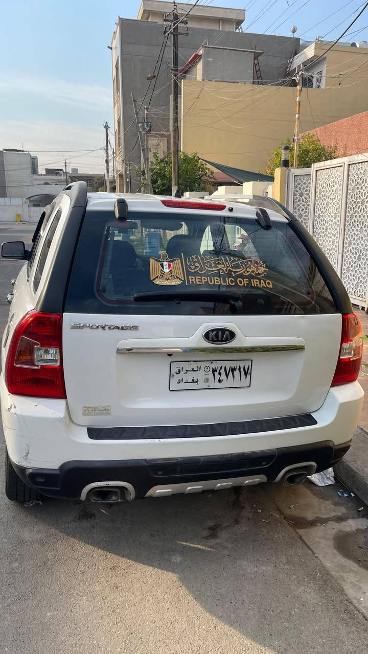 كيا سبورتچ
2009
وارد خليجي
فول مواصفات بيها تنته
لونها ابيض
ماشية 67000
بيها شاشة كار بلي
كامره خلفية
داشكام
سبير منازل
صدر امام خلفي جديد
 راديتر اصلي جديد
بطارية اميرون جديدة
مدوشمها من الداخل هم جديد
السيارة كاملة مكملة مناقصها اي شي
ضررها :- ضربة بلباب مال سايق على كد شبر مرجعي بارد و صابغين الباب و الباب الوره السايق فاتحيها علمود يصبغون باب السايق و مرجعيها يعني بلادية لا مبدلة ولا مصبوغة ولا اي شي بس فاتحيها لان مصلحيها قديم كلش و سونارها موجود 
السعر 135 وينزل من عدها فلوس الرقم 
رقم صاحب السيارة. ***********
