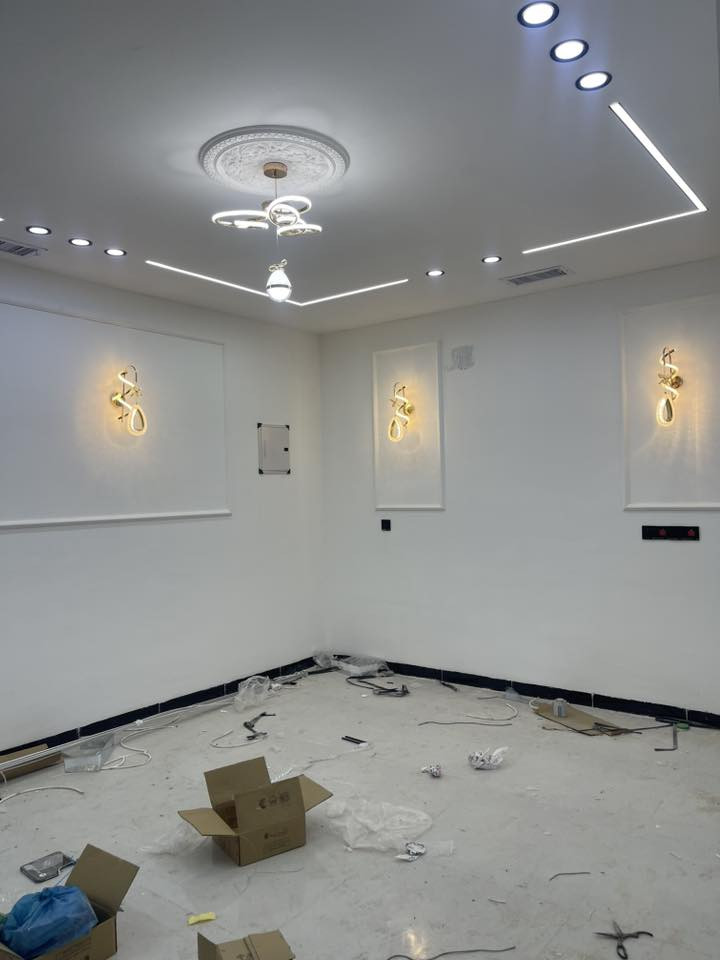 سعر المتر البوكس 18الف مواد وعمل وتصليح فتح اناره هديه 🪜🌈🪚
***********
