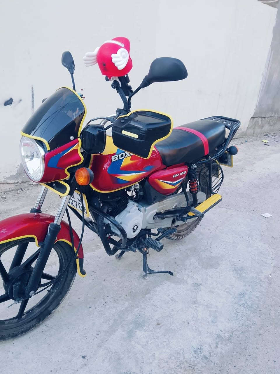 سلام عليكم دراجه بوكسر موديل ٢١ دوسات نهايت ال ٢١
مرقمه سنويه ولوحه ديالئ دراجه جديده بمعنئ الكلمه مكفول مابيه اي نقص كفاله عامه دراجه بلاديه الشراي يتصل *********** مكاني ديالئ بعقوبه
