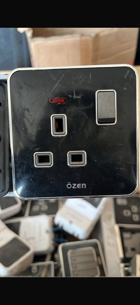 سلام عليكم 57 بلك سويج اوزن للبيع مع 7 جهاز تحويل اسوار للبيع


**إذا كنت صاحب هذا الإعلان وتريد حذفه لأي سبب، رجاءا أرسل رسالة إلى الدعم الفني**