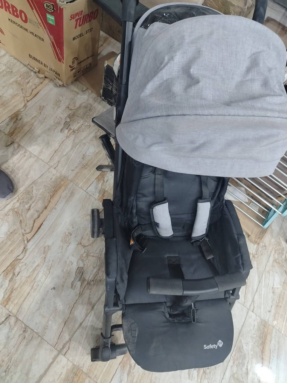 قطعة جديدة كارتون
صناعة سويسرية
اول تم 75


**إذا كنت صاحب هذا الإعلان وتريد حذفه لأي سبب، رجاءا أرسل رسالة إلى الدعم الفني**