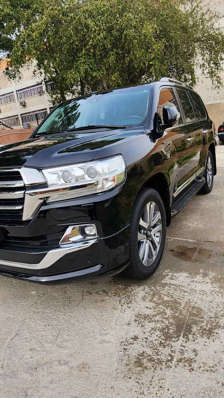 سلام عليكم للبيع 
 لاندكروزر موديل 2020 Vxs ساز باب أول ✅ 

ملاحظه اني مكلف بنشر اتصل عل صاحب سيارة مباشر 

مكفولة كفاله عامة كفاله من كل نواحي مغلفة بلكامل  سونار مرفوق بل منشور 

رقم أربيل نكليزي سنوية جديده تضليل بسنوية ٨٠ 

سيارة كلش جديدة ومابيها اي نقص وكلشي عل شركة ماشية 90 ألف البصمة ثانية موجودة عدها وكل أغراضها موجودة وياهة سبير منازل تخم تاير جديد دلوب جواها 

سيارة vxs أعلة فئة لاندكروز فووول مواصفات 
محرك 8 سلندر 5700 
جكات تصعد وتنزل دبل موس 
ستيرن كهرباء 
تحديد مسار توقف ذاتي 
رادرات أمامي خلفي جانبي 
حساسات امامي خلفي جانبي 
سيارة مليانة أرباكات 
5 كمارات 3 شاشات 
16 سماعة 
5 بصمات تشغيل عن بعد 
صندوك كهرباء شفط 
كشنات جلد كهرباء كشنات حار بارد خسن ميموري 
بيها بعد هواية مواصفات ماذاكرهن 

مكان سيارة بغداد الكرخ إلي عندة ستفسار يتصل 👇 

‏‪***********‬‏ ابو فهد 

‏‪***********‬‏ ابو فهد
