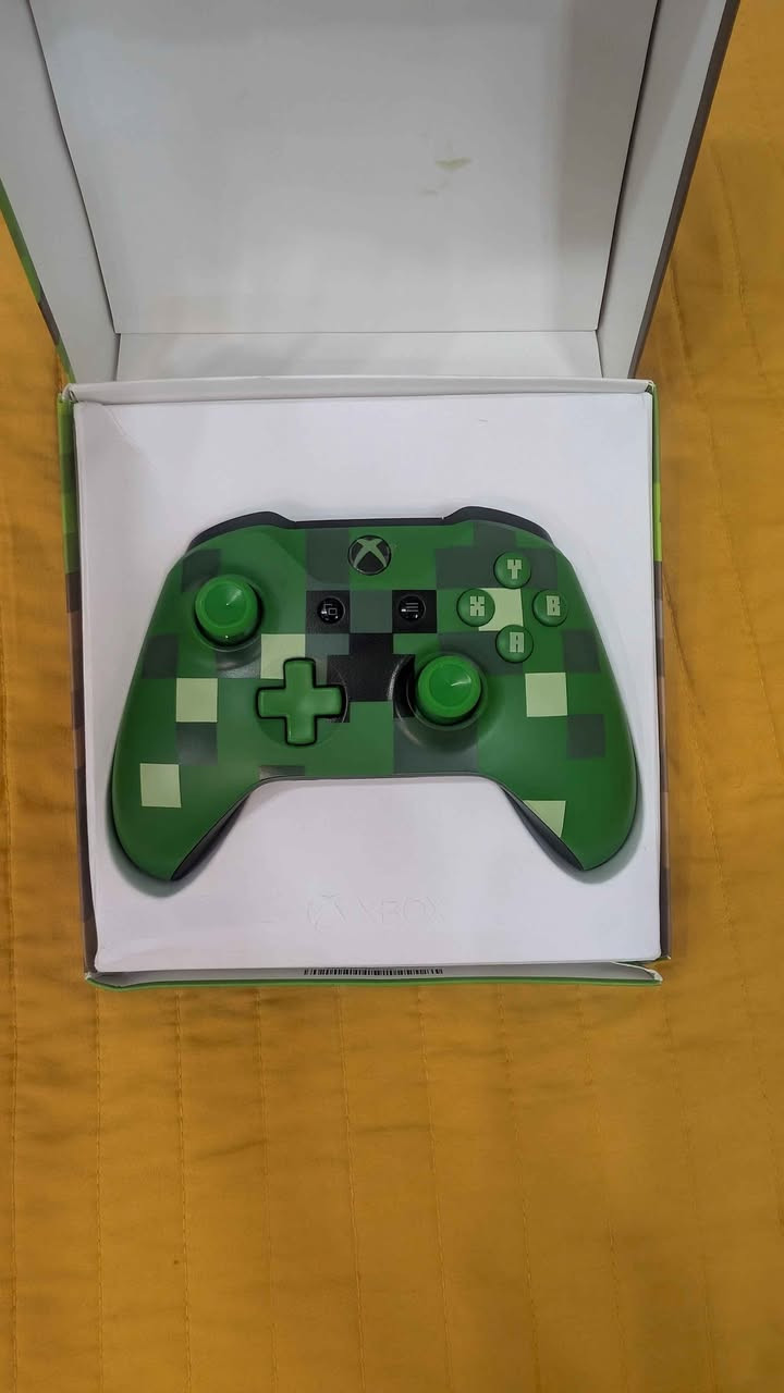 It's brand new. Only the box was opened and the box is a bit damaged.
انه جديد تماما لكن الصندوق مخربط كما في الصوره أربيل, العراق


**إذا كنت صاحب هذا الإعلان وتريد حذفه لأي سبب، رجاءا أرسل رسالة إلى الدعم الفني**