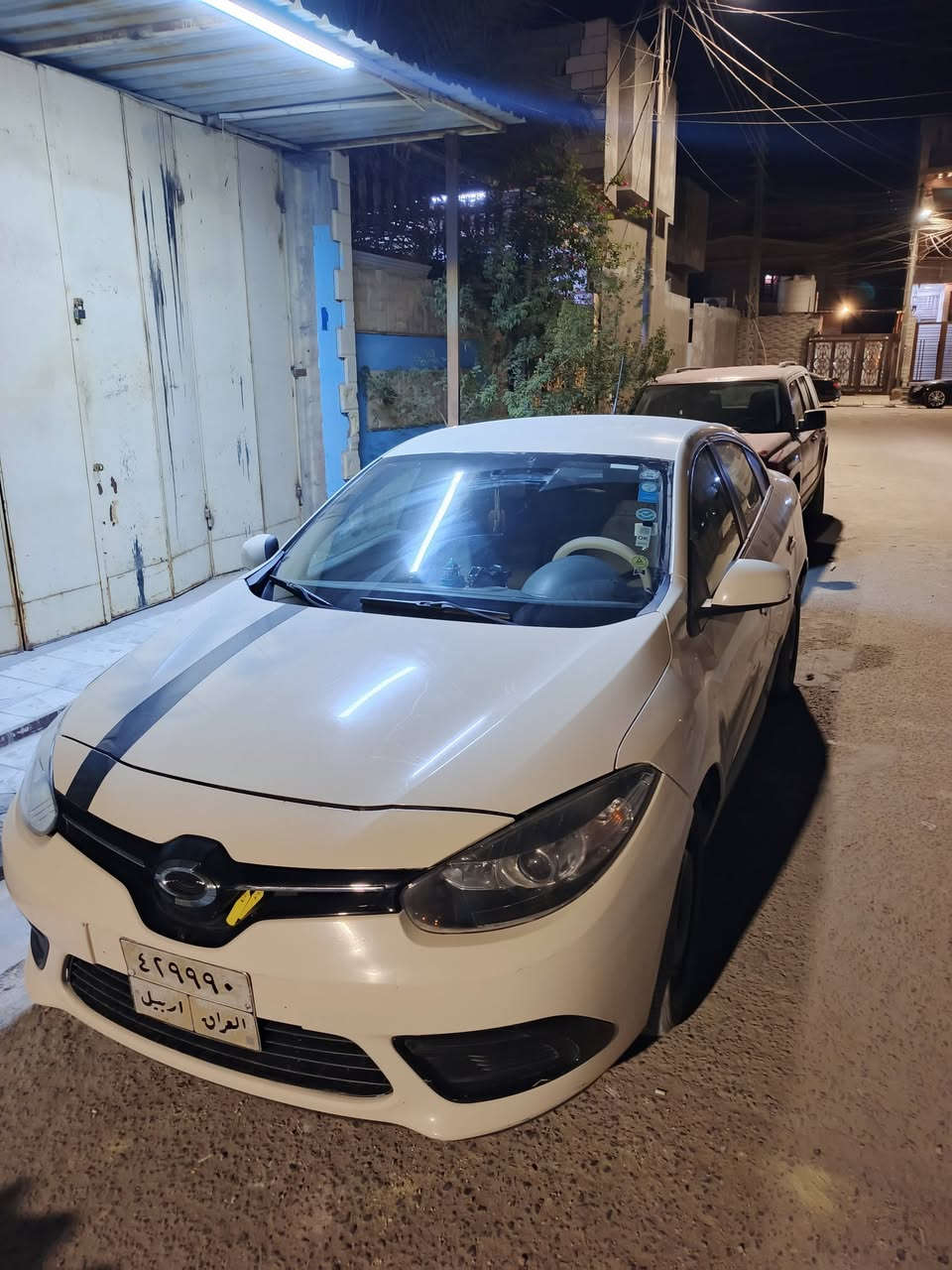 رينو فلاونس 2016 مكينه نسيان سني بلادي سياره نضيفه نقصها فقط حداديه اماميه دواخلها نضيفه سعر 75 وبيها مجال 
رقم ***********بي واتساب واتصال موجود دأما
