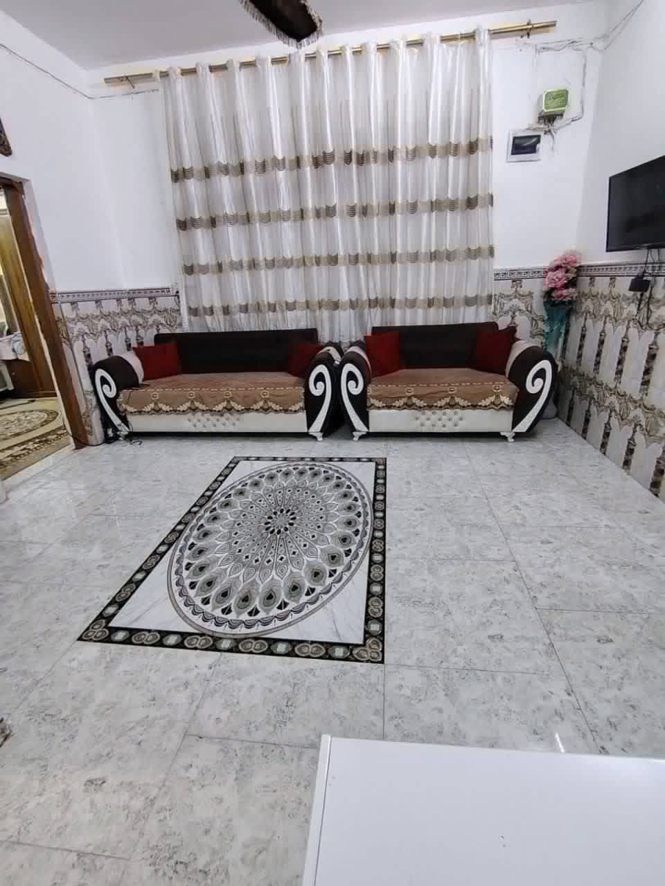 إعلان رقم 40 #دار_للــبـيــع📍 الموقع: حي الحضارة، خلف هايبر الريان، مقابل منتزه
📐 المساحة: 120 متر
🏢 البناء: طابقين

✨ تفاصيل الطابق الأرضي:

 • استقبال
 • صالة
 • غرفة
 • مطبخ
 • صحيات

✨ تفاصيل الطابق الثاني:

 • غرفتين كبار
 • غرفة صغيرة
 • وصاله 
📌 موقع مميز وقريب 
 ((السعر 132 مليون وبي مجال))
#للاستفسار مراسله الصفحة


**إذا كنت صاحب هذا الإعلان وتريد حذفه لأي سبب، رجاءا أرسل رسالة إلى الدعم الفني**