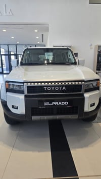 برادو ٢٥ زيرو فئة r2 لون ابيض  للبيع مع امكانية ترقيم    للاستفسار عبر...